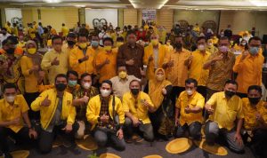 Ketua DPP Partai Golkar Airlangga Hartarto memberikan motivasi kepada seluruh kader Partai di Yogyakarta untuk menjadi pemenang