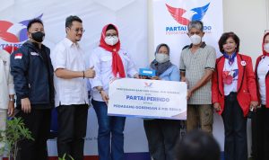 Partai Perindo meluncurkan kembali program berbagi Gerobak Partai Perindo yang kali ini ditambah dengan program modal usaha guna membantu ekonomi rakyat.