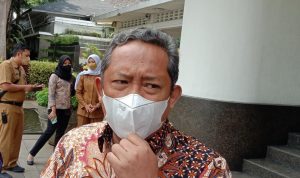 Plt Wali Kota Bandung Yana Mulyana ketika memberikan penjelasan mengenai Underpass Cibiru