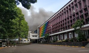 Rektor ITB Reini Wirahadikusumah dengan Forum Dosen (FD) Sekolah Bisnis Manajemen (SBM) ITB akhirnya menemukan titik terang.