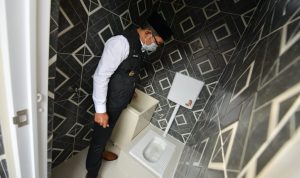 Ridwan Kamil menuturkan, gagasan pebuatan toilet untuk warga ini sangat baik dan salah satu inovasi yang sangat dirasakan langsung