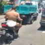 Video Polisi Telanjang Naik Motor di Jalan Bikin Heboh, Langsung Dibawa ke RSJ