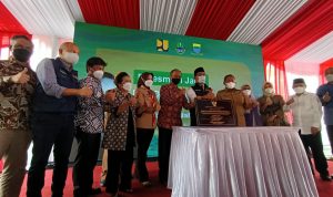 Ridwan Kamil meresmikan Jalan Pasupati menjadi Jalan Prof Mochtar Kusumaatmadja. Di sela sambutannya Ridwan Kamil bercerita tentang kiprah Mochtar untuk NKRI.