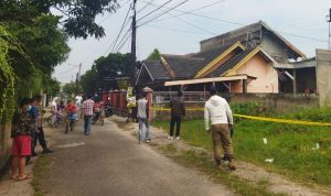 mayat wanita misterius tersebut tidak ditemukan adanya luka serius yang mengakibatkan korban meninggal dunia dan ditemukan di semak-semak (Foto: Sandhy/Jabarekspres)