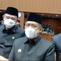Pelaksana Tugas (Plt) Wali Kota Bandung, Yana Mulyana setelah menggelar Rapat Paripurna bersama DPRD Kota Bandung terkait pengajuan dirinya menjadi Wali Kota Bandung Definitif, Jumat (4/3). (Foto: Sandi Nugraha/Jabar Ekspres)
