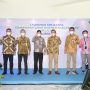 Direktur Kepesertaan BPJAMSOSTEK Zainudin bersama Institutional and Wholesale Business Director Bank BRI Agus Noorsanto dalam kegiatan seremoni yang digelar secara hybrid, Selasa (8/3).