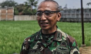 Dansektor 22 Citarum Harum Kolonel Infantri Eppy Gustiawan pembongkaran bangli di Kelurahan Gumuruh dilakukan secara swadaya.