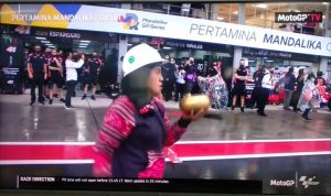 BMKG merespon aksi pawang hujan Rara Istiani Wulandari yang diklaim berhasil membuat hujan reda pada ajang balap MotoGP Mandalika 2022