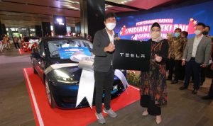 Nasabah Loyal BNI Diganjar Mobil Listrik Mewah Tesla