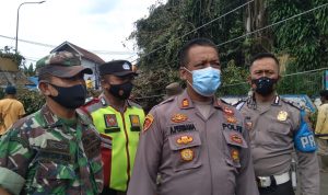 Pohon Tumbang Tutup Ruas Jalan di Sumedang, Kapolsek Rancakalong Jelaskan Jalur Alternatif