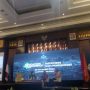Praktisi pendidikan sekaligus penulis, Munif Chatib (tengah) bersama Ketua Yayasan Darul Hikam dan Darul Hikam Internasional, Sodik Mujahid (kanan) saat menjadi pembicara dalam Darul Hikam Education Conference (DHEC) 2022 di Hotel El Royal, Kota Bandung, Selasa (29/3). (Muhammad Nizar/Jabar Ekspres)