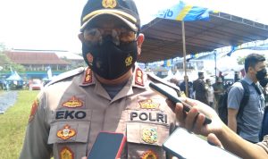 Kapolres Sumedang Izinkan Sahur on The Road, Asalkan… Kapolres Sumedang, AKBP Eko Prasetyo Robbyanto di acara Gembrong Liwet, Desa Citali, Kecamatan Pamulihan, Kabupaten Sumedang. (Jabar Ekspres)