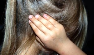 Tindakan kekerasan dalam rumah tangga bukan hanya menyakiti pasangan, tapi juga akan berdampak buruk terhadap Anak.