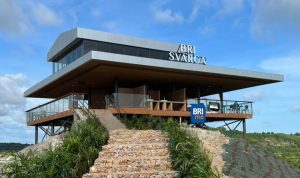 Dukung MotoGP 2022, Lounge BRI Svarga Hadir di Bukit 360 BRI berkomitmen memajukan industri pariwisata di Indonesia, salah satunya ditunjukkan lewat dukungan terhadap event MotoGP Mandalika.