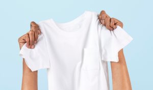 Tips Praktis Agar Pakaian Cepat Kering dan Bebas Bau Apek di Musim Hujan cara menghilangkan sablon di baju