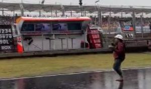 Aksi Pawang Hujan di Mandalika