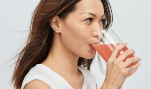 Minum kolagen baik untuk kesehatan tubuh dan menjaga kecantikan. (Dok. jawaPos)