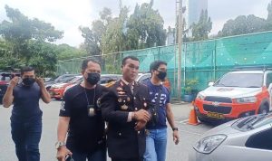 Polisi Gadungan yang mengaku berpangkat Komjen, akhirnya ditangkap polisi. berhasil ditangkap Polisi