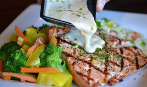 Ikan salmon boleh dikonsumsi oleh pasien Covid-19. (Pixabay)