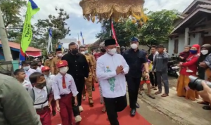 Membangun Kearifan Lokal Menuju Potensi Global Membangun Kearifan Lokal Menuju Potensi Global