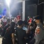 Polisi Grebek Tempat Hiburan Malam Tak Taat Aturan di Bekasi