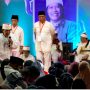 Cak Nun saat menyampaikan sindirannya di Acara Sinau Bareng Cak Nun di Sekolah PDIP, Lenteng Agung, Minggu (11/4). foto Dok PDIP