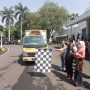 gubernur Jabar, Ridwan Kamil lepas ribuan Migor curah yang dipesan oleh masyarakat melalui aplikasi Sapawarga. Sabtu (16/4). Foto. Sandi Nugraha.