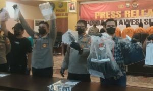 Kapolrestabes Makassar Kombes Pol Budhi Haryanto, saat pengungkapan kasus pembunuhan pegawai Dishub Makasar, dimana eksekutornya adalah seorang oknum Polisi. Foto: Antara