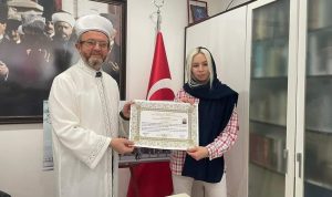 Terharu Karena Suara Adzan Selama Ramadan, Seorang Perempuan Ukraina Memeluk Islam
