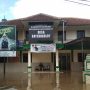 Tak Kunjung Surut, 3000 KK di Dayeuhkolot Terdampak Banjir Kantor Desa Dayeuhkolot yang juga tak luput terendam banjir. (jabarekspres)