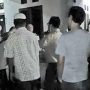 Tangkapan layar video viral istri gerebek suami di rumah mantannya.