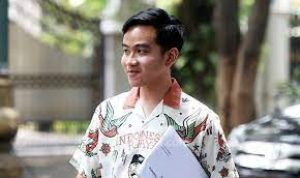 Gibran Mengaku Pusing Atasi Perdagangan Anjing di Solo, Dr Eva: Digaji Rakyat untuk Memberi Solusi Gibran respon Solo disebut daerah dengan kemiskinan tertinggi di Jateng