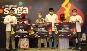 Direktur Marketing Telkomsel, Derrick Heng, turut hadir berbagi kebahagiaan dengan melakukan buka puasa bersama para penghuni dari sejumlah Yayasan dan Panti Asuhan yang berada di kota Cilegon. (25/4)