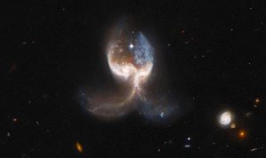 Teleskop Hubble Berhasil Menangkap Fenomena Indah di Ruang Angkasa, Sayap Malaikat