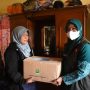 Istri Bupati Bandung, Emma Detty Permanawati, takziah ke rumah duka Almarhum Heru Ardiansyah (14) di Kampung Sirnasari RT.01/10 Desa Pulosari, Kecamatan Pangalengan, Kabupaten Bandung. Ist