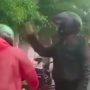 Tangkapan layar, Oknum polisi yang melakukan kekerasan terhadap driver ojol di Jakarta Barat, Selasa (5/4). Twitter/@@nickpegal9yaho/Walda.