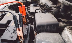 Cara Pasang Aki Mobil yang Benar, Berikut Langkahnya