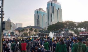 aksi demo Mahasiswa