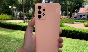 Galaxy A23 hadir dengan desain dan warna kekinian.