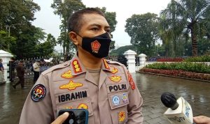 Polda Jabar Turun Tangan Bantu Korban Banjir Bandang Garut