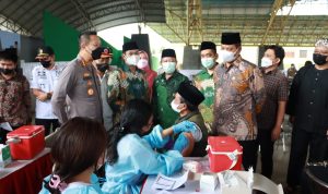 Antisipasi Penularan Saat Mudik Lebaran, Polresta Bandung Gelar Sejuta Vaksin Booster bersama Kemenag dan NU