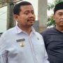 Bupati Sumedang Doni Ahmad Munir (kiri) Didamping Camat CimanggungDikdik Syeh Riski (kanan) di Desa Sindanggalih Cimanggung, Sumedang (Yanuar Baswata/Jabarekspres)