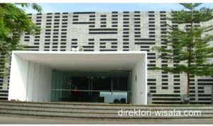 Rekomendasi Wisata Religi Di Bandung, Cocok untuk Dikunjungi Sambil Ngabuburit Nunggu Adzan Magrib Rekomendasi Wisata Religi Di Bandung, Cocok untuk Dikunjungi Sambil Ngabuburit Nunggu Adzan Magrib