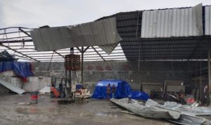 Atap Pabrik dan Rumah Hancur Digulung Puting Beliung di Garut