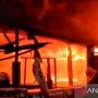 15 Kios Di Cakung Terbakar, 12 Mobil Damkar dan 60 Personel Dikerahkan, Penyebabnya Ternyata Sepele
