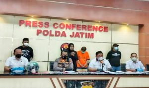 6 Fakta Terbongkar dari Pembunuhan Sadis Mahasiswa UB. Tersangka Sempat Takziah ke Rumah Korban Dan Foto Bersama Keluarga 6 Fakta Terbongkar dari Pembunuhan Sadis Mahasiswa UB. Tersangka Sempat Takziah ke Rumah Korban Dan Foto Bersama Keluarga