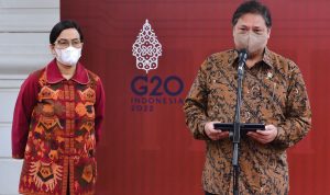 Menko Perekonomian Airlangga Hartarto didampingi dengan Menteri Keuangan sri Mulyani siap laksanakan Instruksi Presiden untuk memberikan BLT.