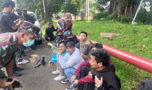 Polisi Tangkap 14 Orang saat Demo Mahasiswa 11 April, Diduga Penyusup