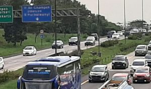Situasi Terkini Tol Cipali, Lalu lintas Ramai Lancar Jalur Arteri Lengang Pemberlakuan One way di dua ruas jalan Tol.