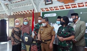 Luncurkan Aplikasi ZX, Pemkot Bandung Harap Manfaat Zakat dapat Dirasakan Masyarakat Luncurkan Aplikasi ZX, Pemkot Bandung Harap Manfaat Zakat dapat Dirasakan Masyarakat